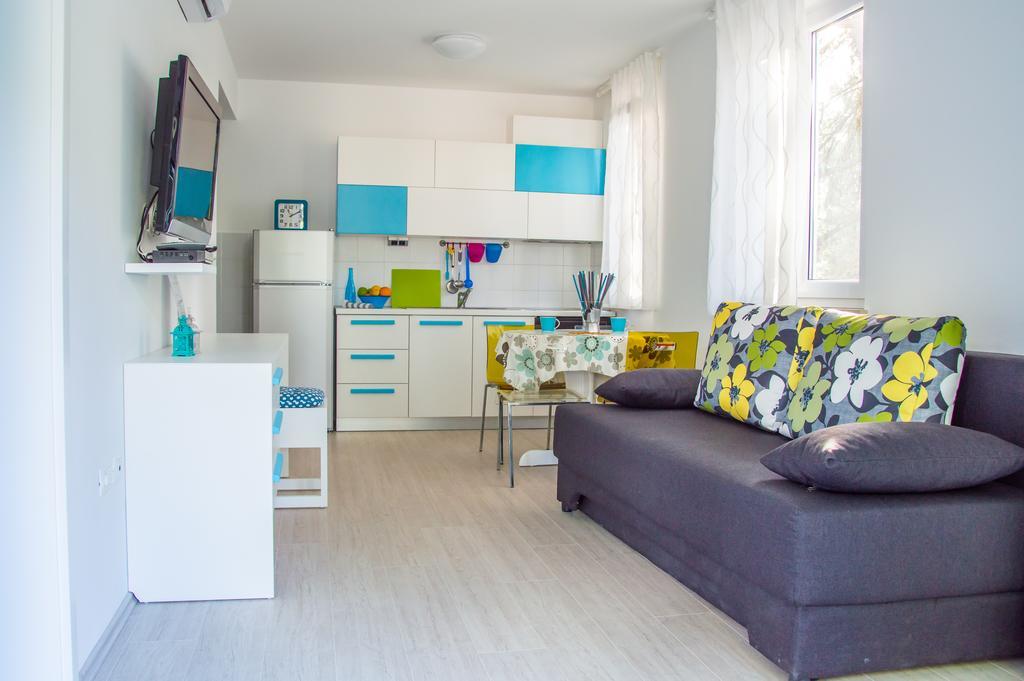 Apartments Punta By Sea ウマグ エクステリア 写真